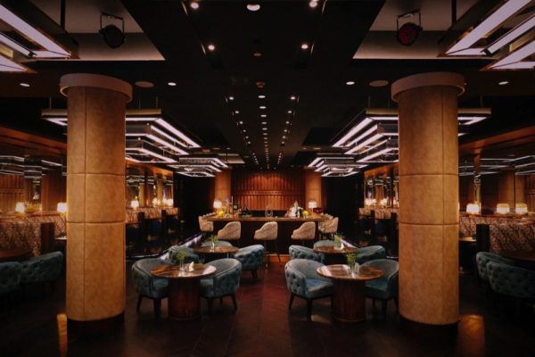 فندق جميرا أبراج الإمارات يعيد افتتاح لاونج وركن مشروبات ذا إيجنسي المميز