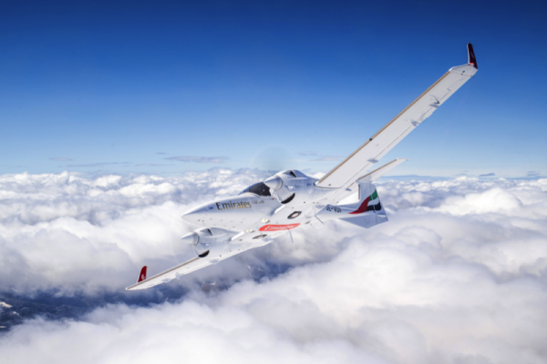 طـيران الإمارات توسع أسطول طائرات أكاديمية تدريب الطيارين