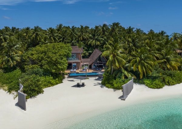 The St. Regis Maldives Vommuli Resort Announces Exquisite Indulgence Package