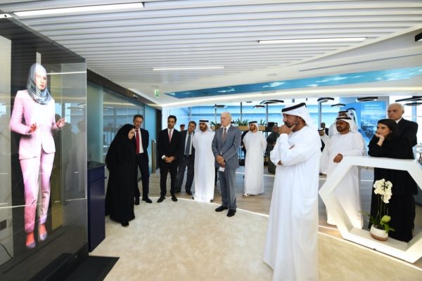 أحمد بن سعيد يفتتح "مجلس الابتكار" في مقر مجموعة الإمارات