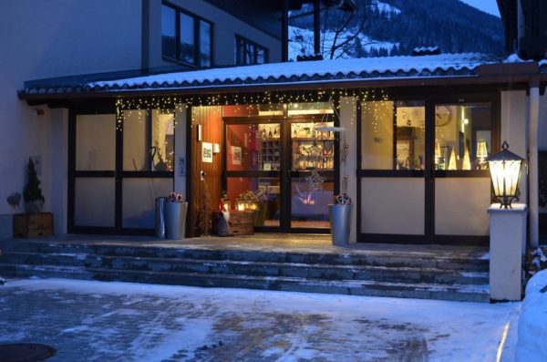 Dahoam by Sarina - Rooms & Suites