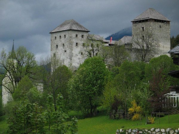 قلعة كابرون مدن النمسا