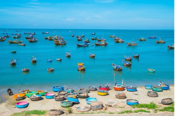 موي ني بحيرات وشواطئ فيتنام